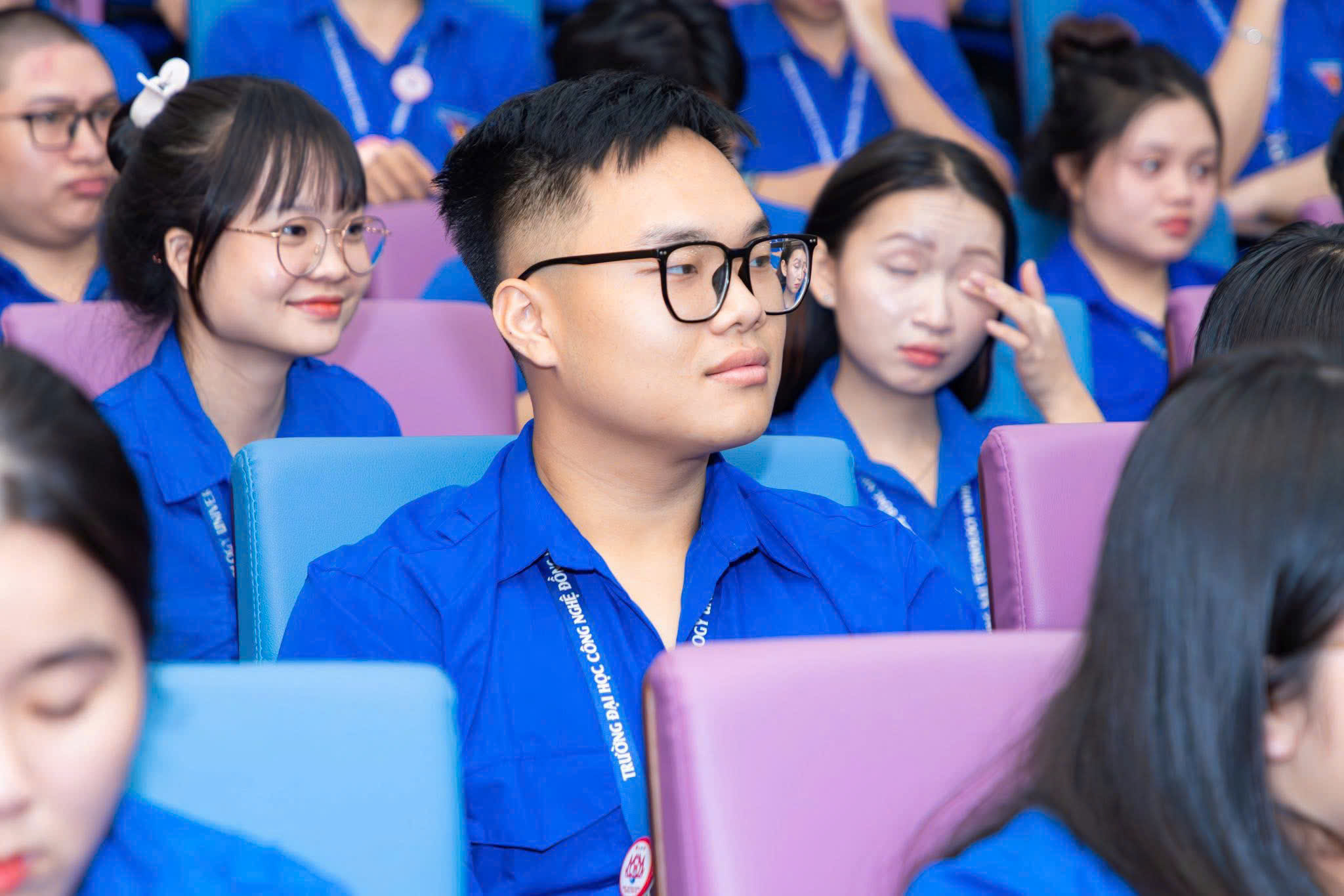 [Nguyễn Văn Anh] - Graphic Designer